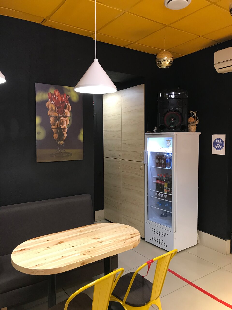 Кафе м. Кантемировская 3.000.000 
Waffle & Pizza_6